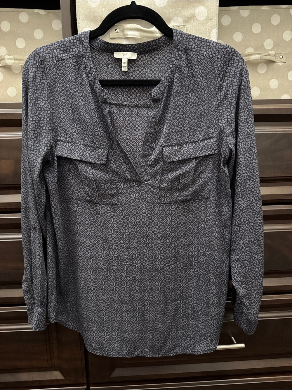 Joie Gray Micro-Pattern V-Neck Long Sleeve Blouse